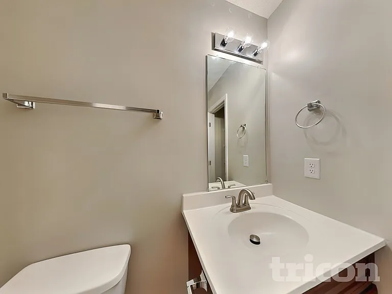 57 Honeysuckle Ct — Photo 13