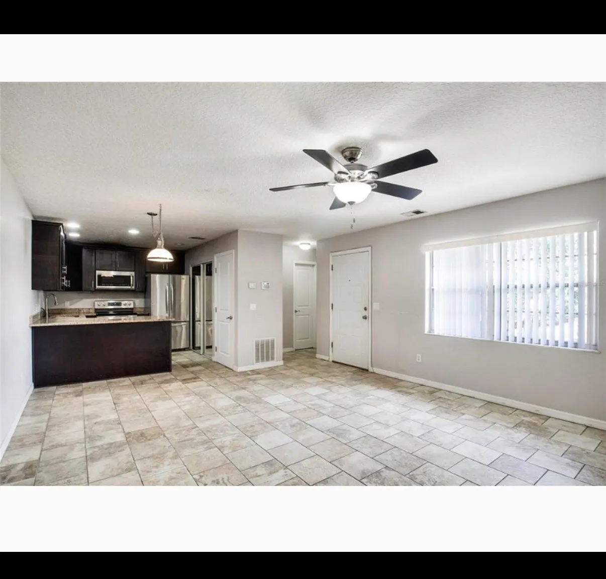 2 bed, 918 sqft, $2,000 — Photo 2