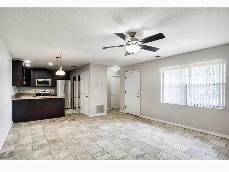 46 Windtree Ln #202 — Photo 2
