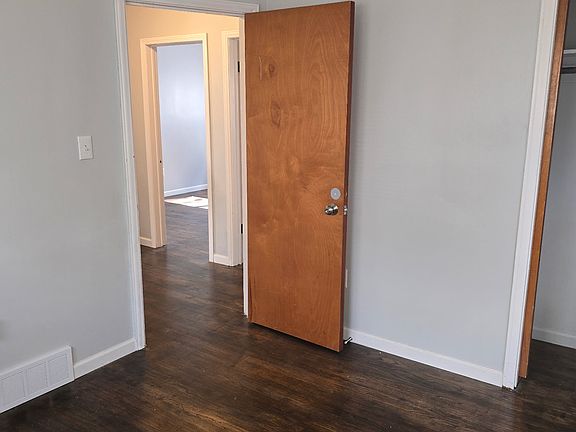 3rd image of 8154 Quinn St