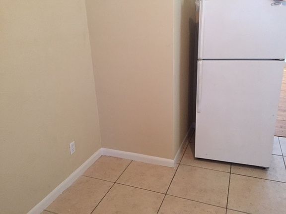 4th image of 1706 Hillside Dr