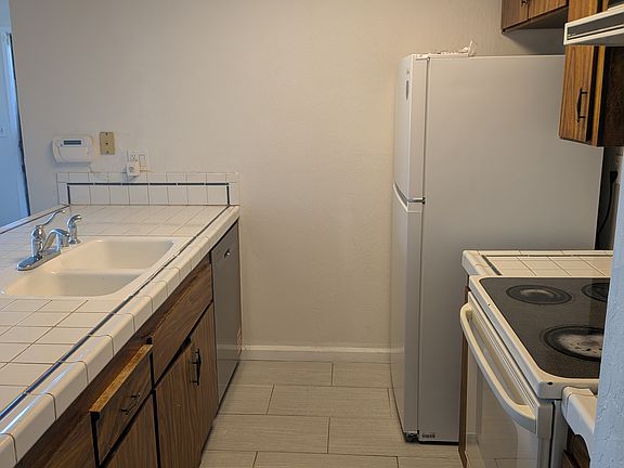 5th image of 2601 Hampton Ln