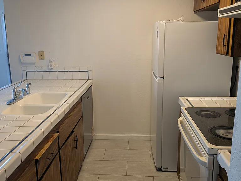 2601 Hampton Ln — Photo 5