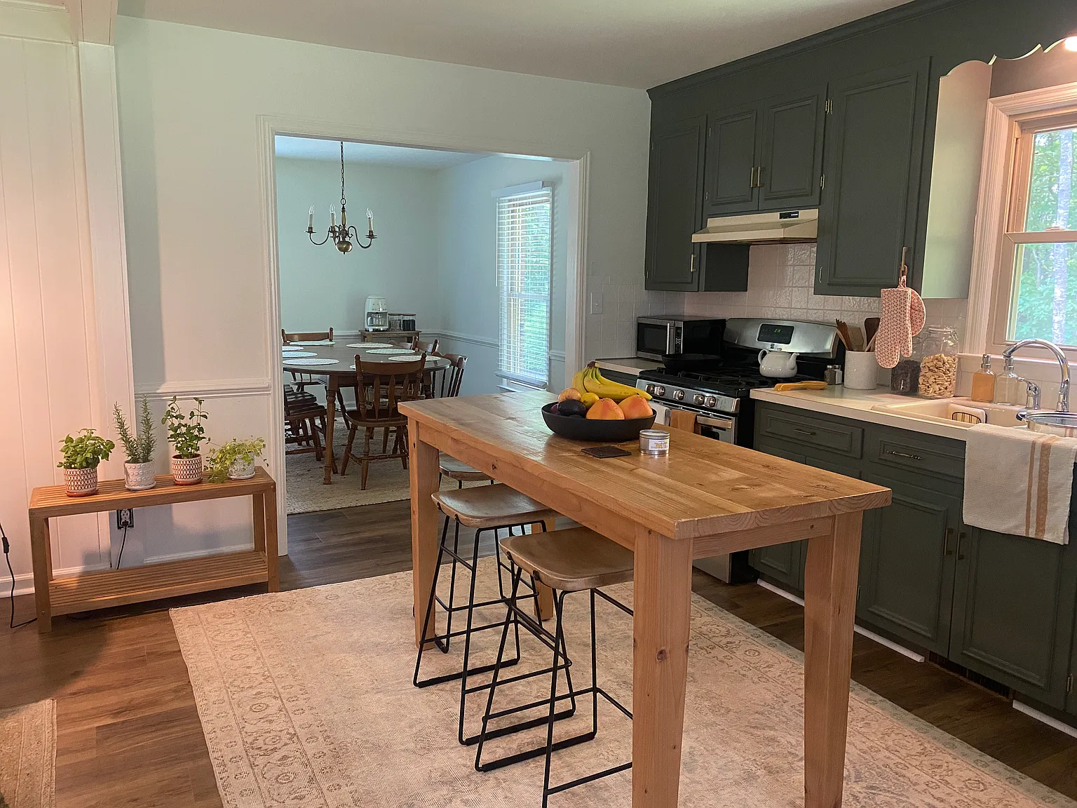4 bed, 2604 sqft, $2,395 — Photo 4