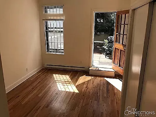 Rented by City Connections Realty | media 8