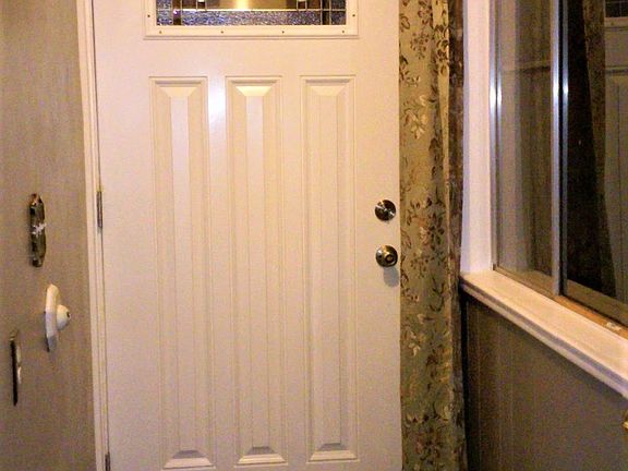 Foyer going out
