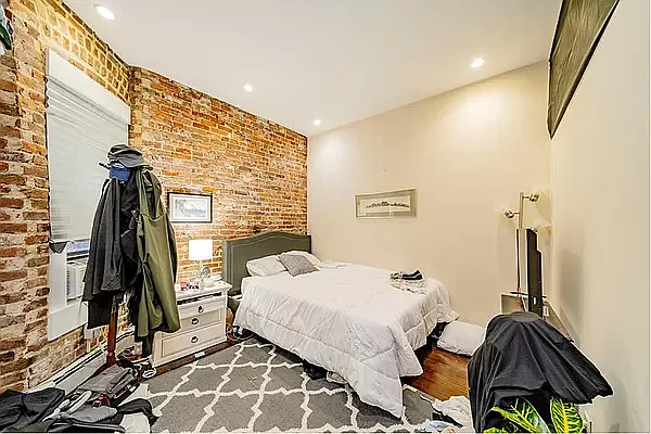 Rented by Douglas Elliman | media 7