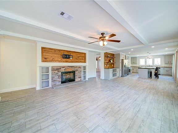 5th image of 61 Sunset Cir