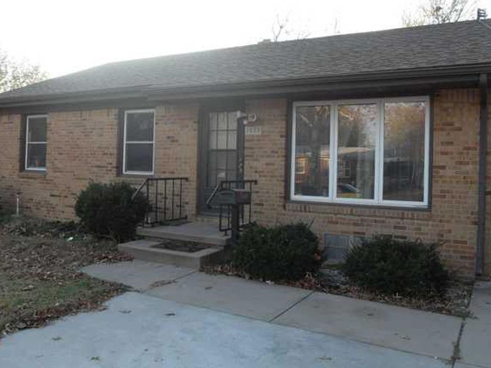1st image of 2623 N Wedgewood Dr