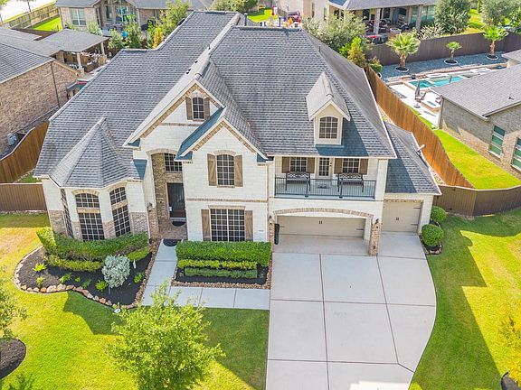 2nd image of 1026 Pleasant Pines Ln