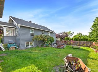 1501 Lakeway Dr, Bellingham, WA 98229