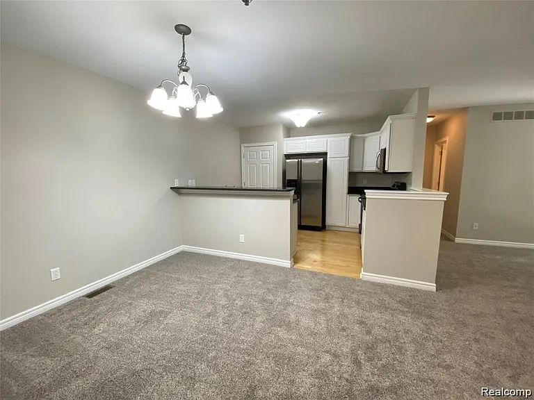215 S Village Way — Photo 17