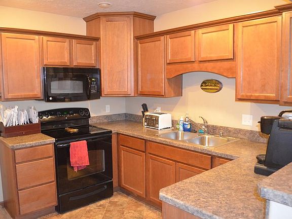 3rd image of 1526 Chesapeake Ln