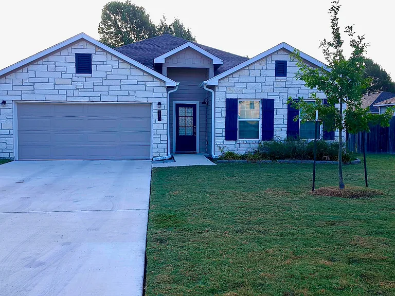 313 Cotton Cir — Photo 1