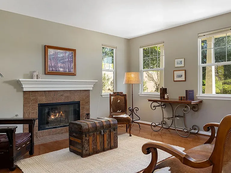 477 Hawk Canyon Ct — Photo 5