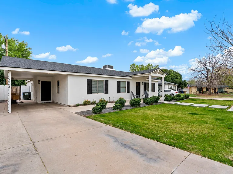 3515 E Piccadilly Rd — Photo 6