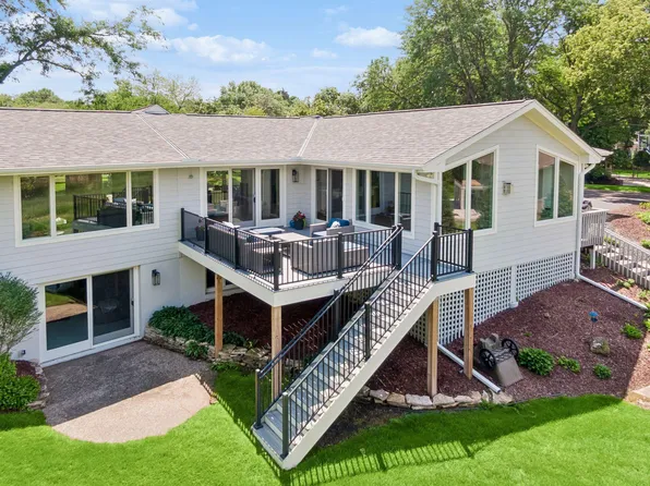 1155 Heritage Ln, Wayzata, MN 55391