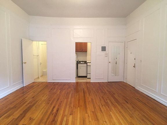 2nd image of 329 W 55th St APT 3B