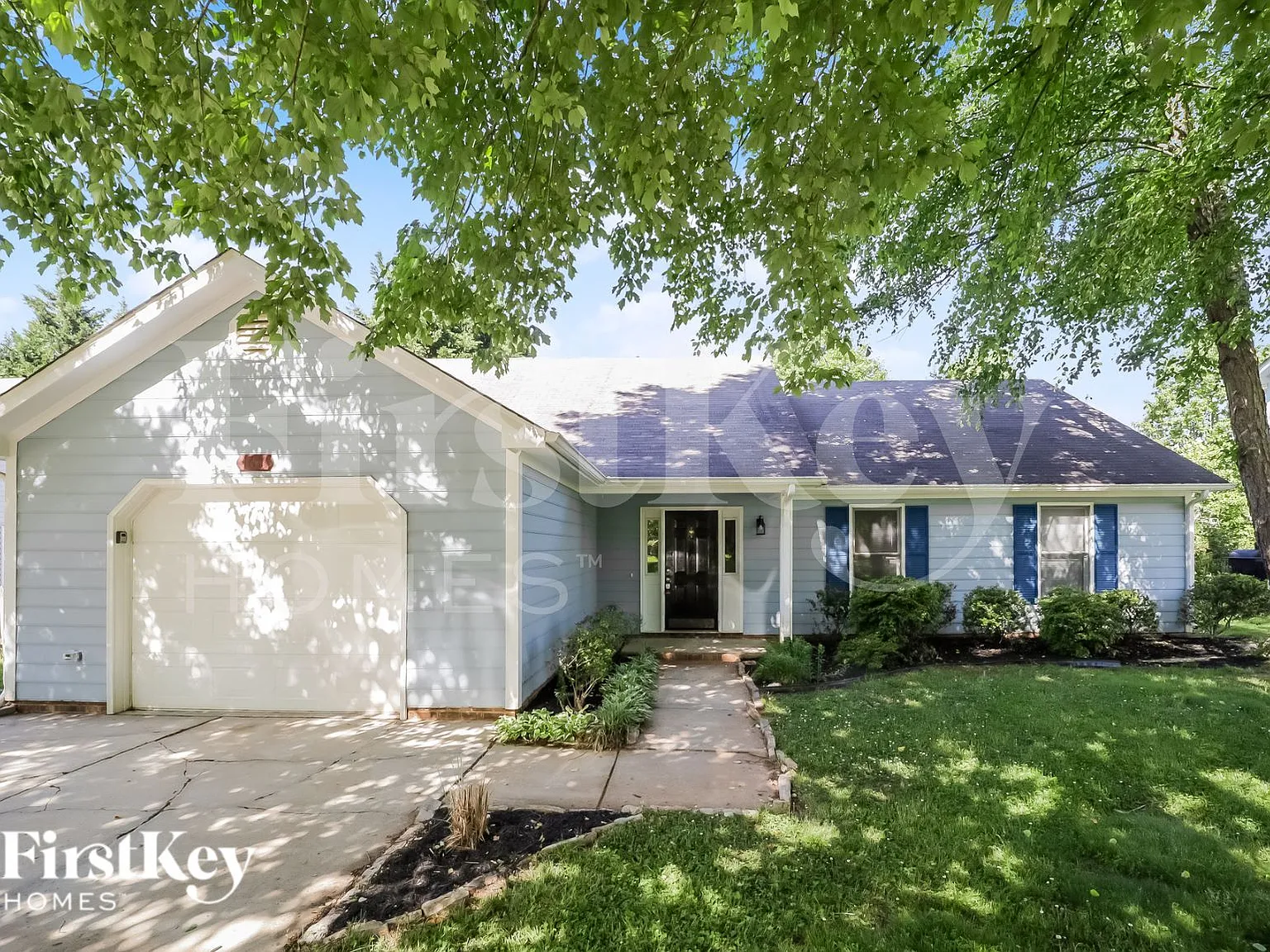 3 bed, 2.0 bath, 1440 sqft, $2,190 — Photo 1