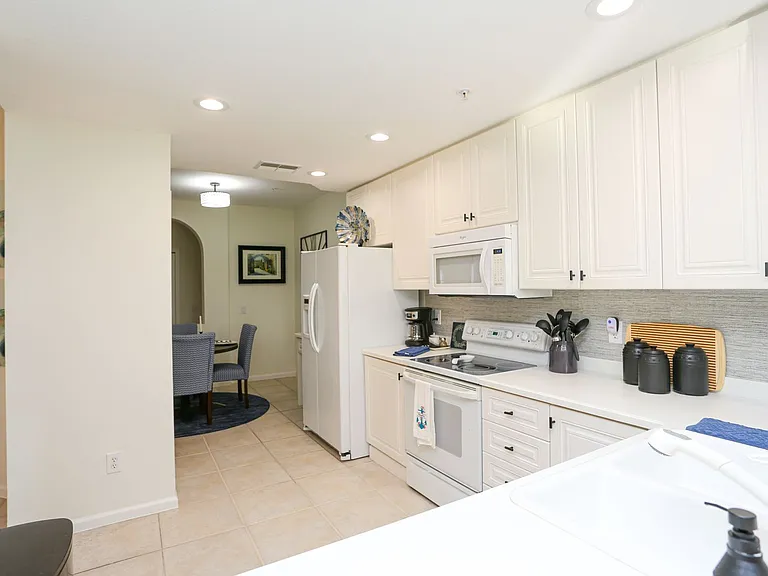 3930 Deer Crossing Ct #103 — Photo 31