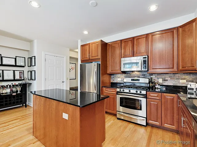 508 W Melrose St #5D — Photo 9