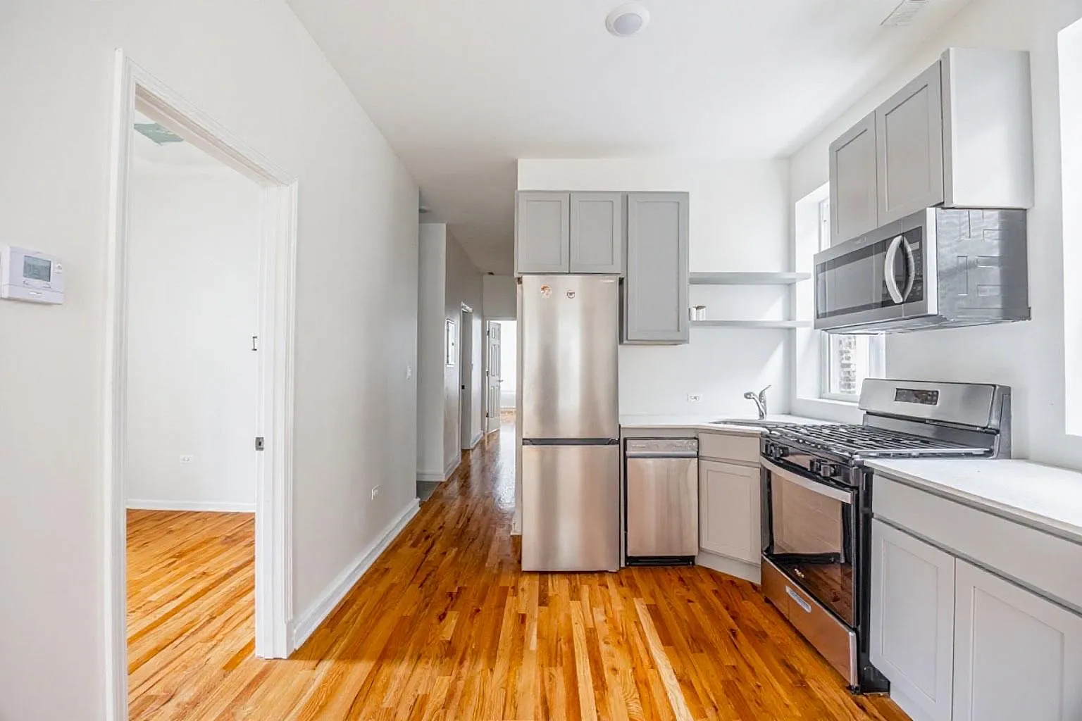 4 bed, 1800 sqft, $3,600 — Photo 2