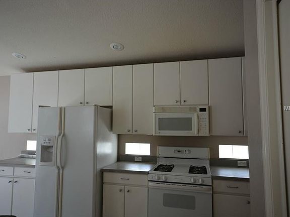 4th image of 3728 Lockridge Dr