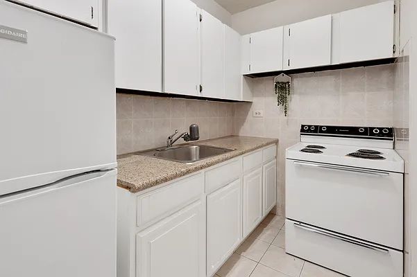 Rented by Oxford Property Group | media 25