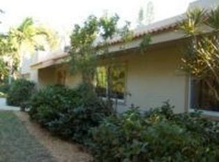 656 Avienda De Mayo, Sarasota, FL 34242
