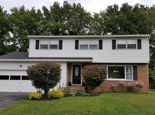 7437 Thunderbird Rd, Liverpool, NY 13088