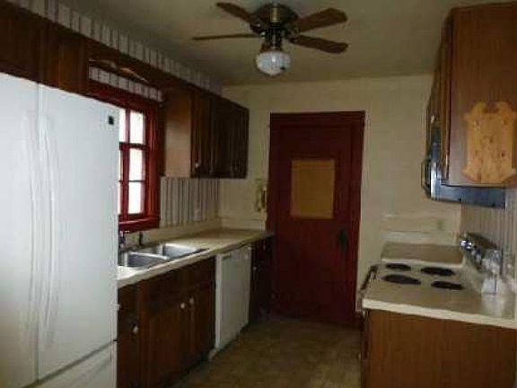 3rd image of 3300 Mesmer Ave