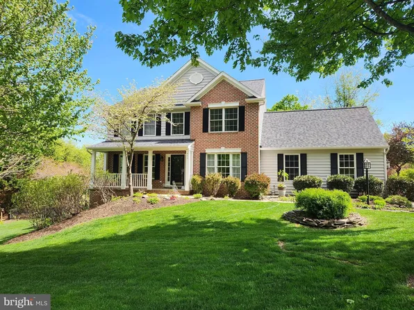 655 Downhill Dr, Westminster, MD 21157