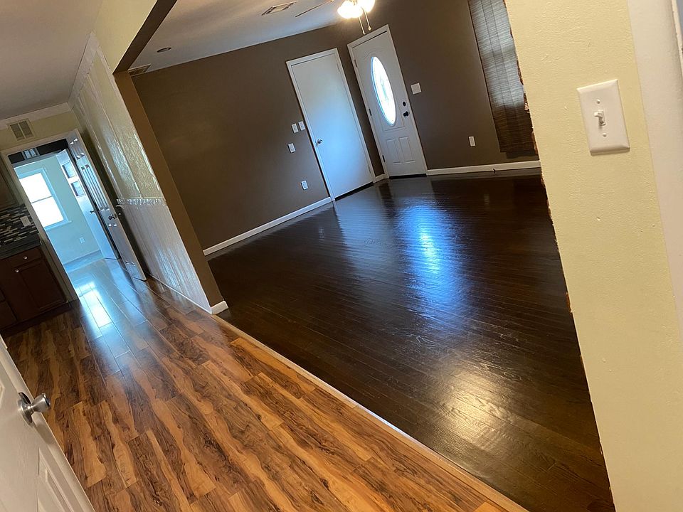 2nd image of 510 Whitesville Rd #1