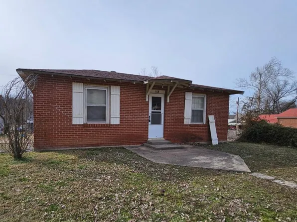 303 S Kings Highway, Noel, MO 64854