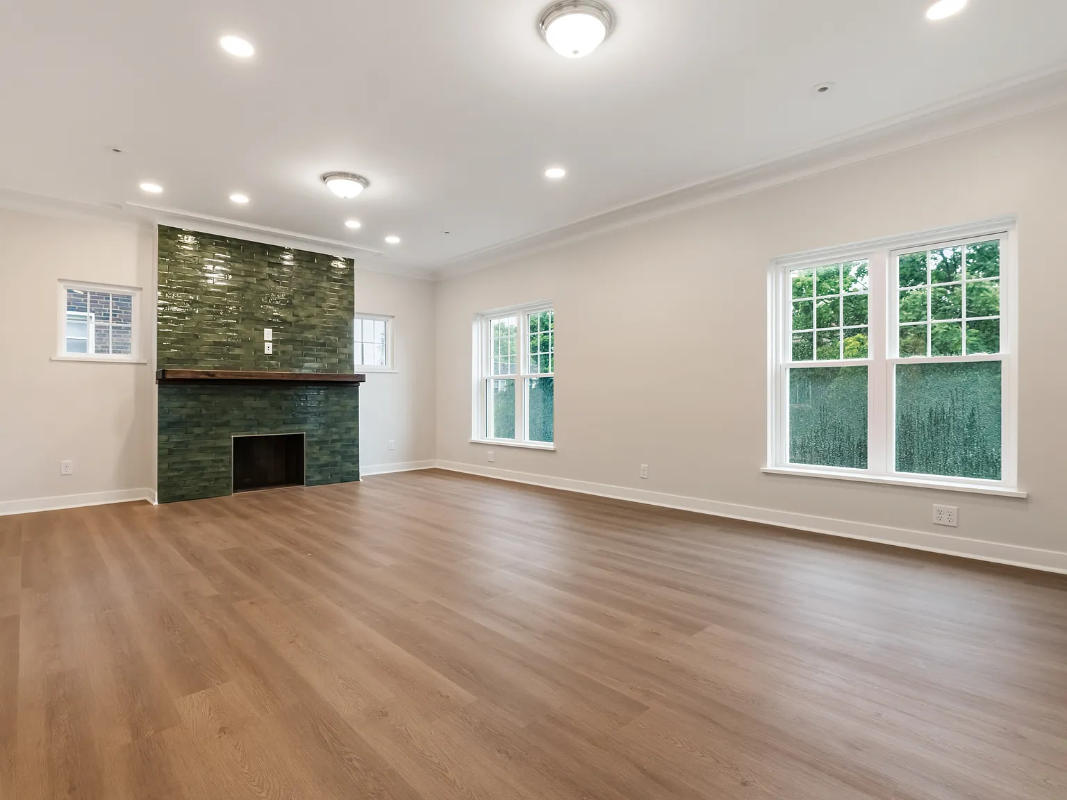 3 bed, 2250 sqft, $2,500 — Photo 3