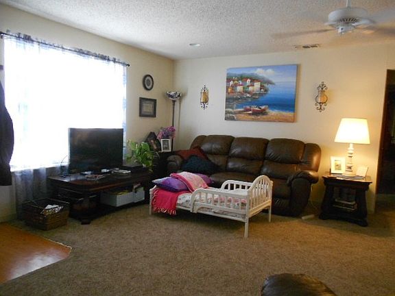 5th image of 816 Laura Belle Dr