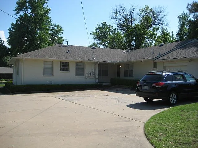 2815 E 36th Pl — Photo 4