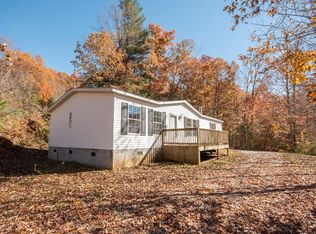 47 Kooi Ln, Franklin, NC 28734