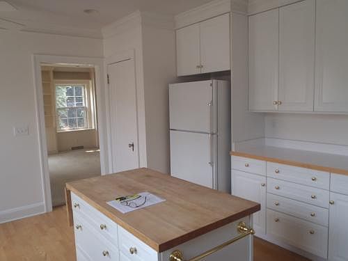 5th image of 1020 W 6th St APT 2