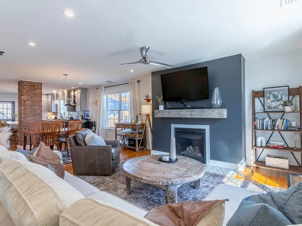26 Shirley St #B, Winthrop, MA 02152