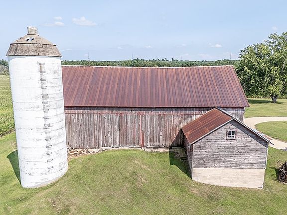 3rd image of N3212 Bean City Rd