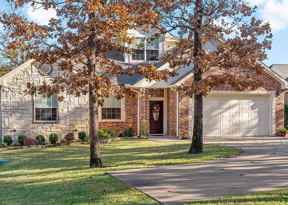 1st image of 127 Avery Ln