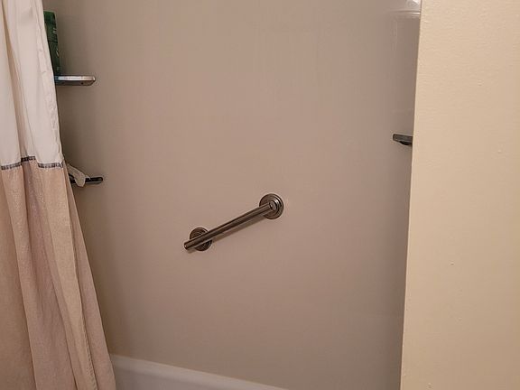 3rd image of 2113 Linda Ln