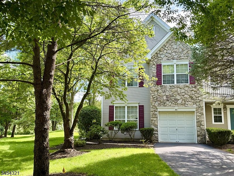 1st image of 61 Dorchester Dr