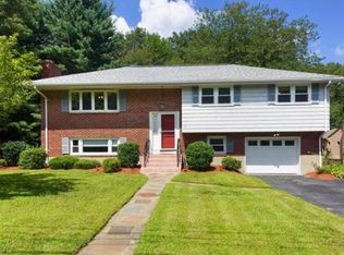 16 Lisa St, Burlington, MA 01803