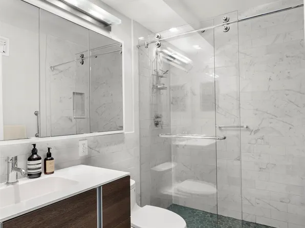 1065 Park Avenue image 13 of 14