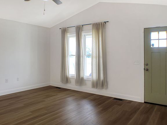 4th image of 562 N Bayard Ave