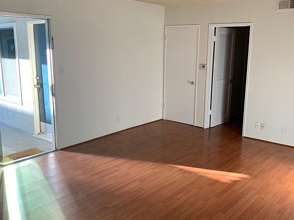 2nd image of 1115 Highland Oaks Dr APT 9