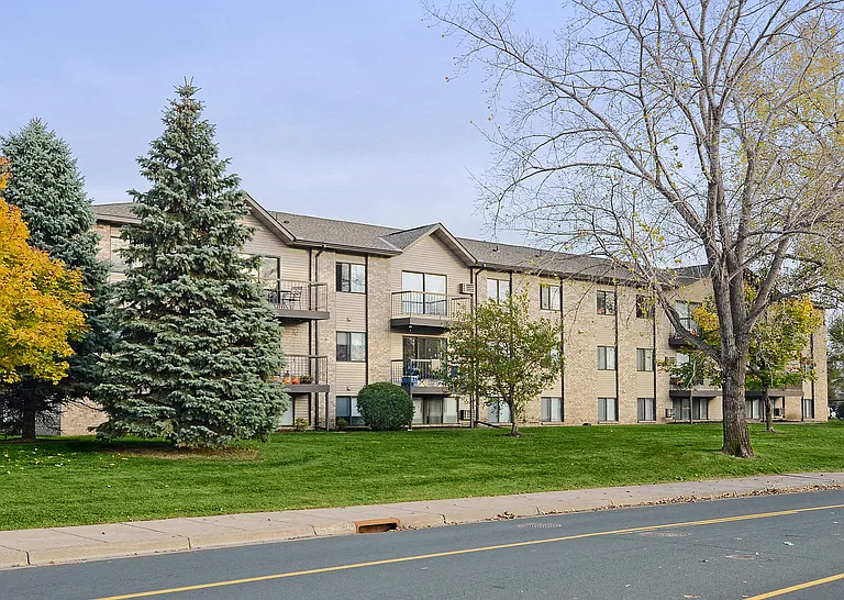 Westminster Apartments — Photo 9