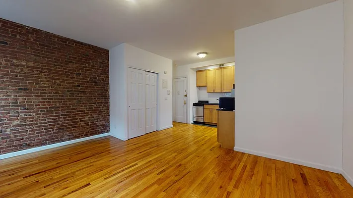 Rented by Bond New York | media 5
